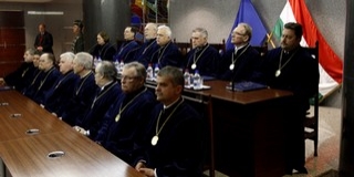 Ab: alkotmányellenes az évi kétszer 30 napos megfigyelés