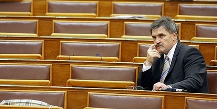 Egy már kilépett MSZP-s, Keller László kapja Simon Gábor mandátumát
