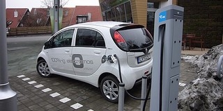 Jóval olcsóbb elektromos autóval járni - Hamarosan Pécsett is lesz töltőállomás Jóval olcsóbb elektromos autóval járni - Hamarosan Pécsett is lesz töltőállomás