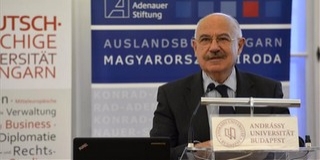 Martonyi szerint Vlagyimir Putyin történelmi hibát követ el