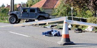A szakértők szerint hazudik a rendőrgázoló osztrák