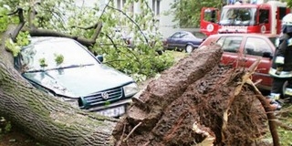 Folyamatosan dolgoznak a szivattyúk és a pécsi tűzoltók