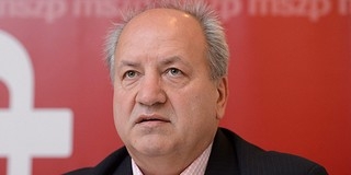 Negyven év munkaviszony után nyugdíjat adnának a szocik Negyven év munkaviszony után nyugdíjat adnának a szocik