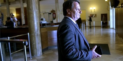 Kórházba került a kémkedéssel vádolt jobbikos képviselő Kórházba került a kémkedéssel vádolt jobbikos képviselő