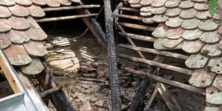 Négy embert mentettek ki a tűzből a rendőrök a pécsi Táncsics Mihály utcában Négy embert mentettek ki a tűzből a rendőrök a pécsi Táncsics Mihály utcában