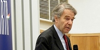 Mégsem lép ki a DK-ból Bauer, a politikai szélkakas Mégsem lép ki a DK-ból Bauer, a politikai szélkakas