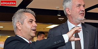 Itt élmény a vásárlás! - Megnyitott a Telekom megújult, legmodernebb üzlete az Árkádban