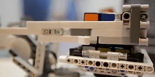 Két pécsi általános iskolás diák épít legügyesebben robotokat Két pécsi általános iskolás diák épít legügyesebben robotokat