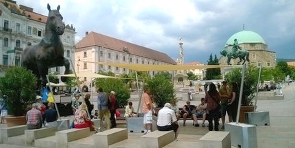 Oázisokban pihenhetnek a tikkadt járókelők egészen koraőszig Pécs belvárosában Oázisokban pihenhetnek a tikkadt járókelők egészen koraőszig Pécs belvárosában