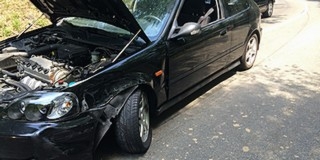 Kiszakadt két karambolozó autó kereke a Mecsekben Kiszakadt két karambolozó autó kereke a Mecsekben