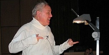 Friderikusz fizikusa ad elő Pécsett Friderikusz fizikusa ad elő Pécsett