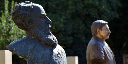 Egyelőre várnunk kell a Kossuth téren a Batthyány-kormány tagjaira Egyelőre várnunk kell a Kossuth téren a Batthyány-kormány tagjaira