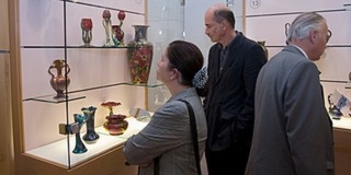 Megnyílt a zseniális Zsolnayakról szóló tárlat a budai várban Megnyílt a zseniális Zsolnayakról szóló tárlat a budai várban