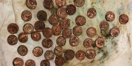 Több ezer bronzból készült római „aprópénz Több ezer bronzból készült római „aprópénz