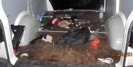 22 menekültet szállító kisbuszt kapcsoltak le a magyar rendőrök 22 menekültet szállító kisbuszt kapcsoltak le a magyar rendőrök