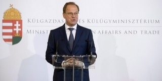 Juncker oktatási-kulturális biztosnak jelöli Navracsicsot Juncker oktatási-kulturális biztosnak jelöli Navracsicsot
