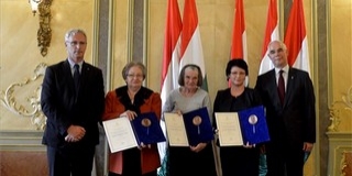 Állami kitüntetést kapott a pécsi karitász-csoport vezetője, Mess Béláné Mezey Klára Állami kitüntetést kapott a pécsi karitász-csoport vezetője, Mess Béláné Mezey Klára