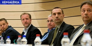 Se a baloldali jelölt, se Páva Zsolt nem volt ott a polgármesteri vitán Se a baloldali jelölt, se Páva Zsolt nem volt ott a polgármesteri vitán