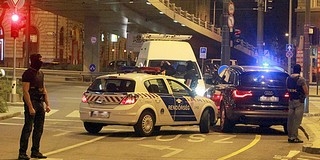 Rendőröket fogott el a TEK Budapesten Rendőröket fogott el a TEK Budapesten