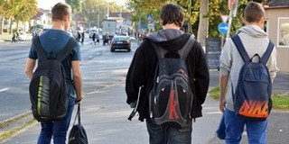 Ha a családi pótlék a tét, már nem buli a lógás, kevesebb is a hiányzás Ha a családi pótlék a tét, már nem buli a lógás, kevesebb is a hiányzás