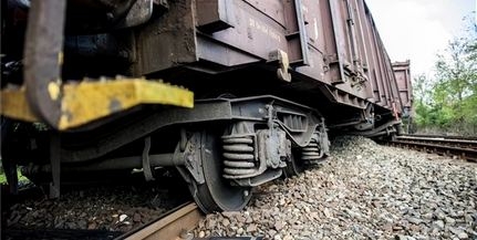 Csak kedd este indulhat meg a forgalom a Pécs-Villány vonalon Csak kedd este indulhat meg a forgalom a Pécs-Villány vonalon