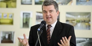 Jövő júliustól kapnak béremelést a szociális területen dolgozók Jövő júliustól kapnak béremelést a szociális területen dolgozók