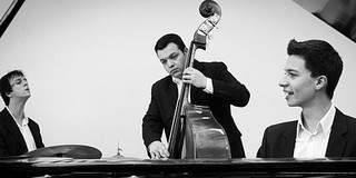 Metronóm Jazz Klub: Oláh Krisztián Trió a ZSKN-ben Metronóm Jazz Klub: Oláh Krisztián Trió a ZSKN-ben