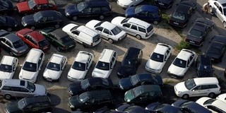 Nyolcvanhárom gépjárművet vett egy omladozó házban lakó közfoglalkoztatott, de jött a NAV Nyolcvanhárom gépjárművet vett egy omladozó házban lakó közfoglalkoztatott, de jött a NAV