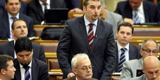 Harangozó: ...és mi van, ha Rogán megcsúszik a lépcsőn?