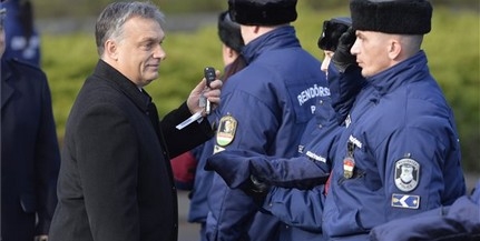 Orbán: 44 milliárd forint jut a rendvédelmiseknek Orbán: 44 milliárd forint jut a rendvédelmiseknek