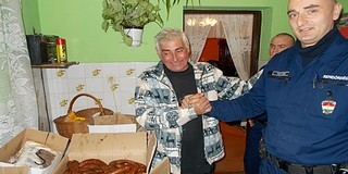 Majdnem hiába vágták le a hízókat - de aztán jöttek a siklósi zsaruk Majdnem hiába vágták le a hízókat - de aztán jöttek a siklósi zsaruk