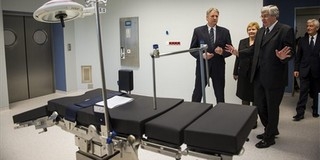 Átadták kedden a pécsi 400 ágyas klinika felújított épületrészeit - itt a 21. század Átadták kedden a pécsi 400 ágyas klinika felújított épületrészeit - itt a 21. század