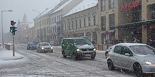 A havazás miatt leállították Pécsen a tömegközlekedést - a buszosok a közútkezelőre várnak