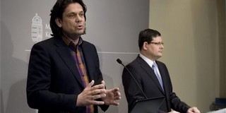 Már jelnyelven is lehet kérdezni Deutschtól