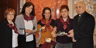 Húsz kitüntetést adtak át a pécsi Magyar Ápolók Napja ünnepségen Húsz kitüntetést adtak át a pécsi Magyar Ápolók Napja ünnepségen