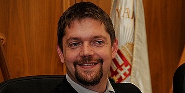Ötpárti válságstáb a Városházán Ötpárti válságstáb a Városházán