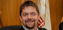 Ötpárti válságstáb a Városházán