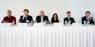 Civilekkel „foglalná vissza” az államot az ellenzék Civilekkel „foglalná vissza” az államot az ellenzék