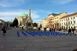 Vödrök tucatjaiba gyűjtik a vizet a Széchenyi téren