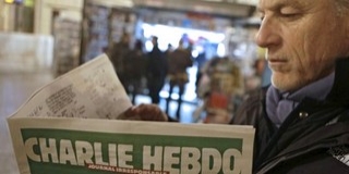 Jól megy a Charlie Hebdónak, részesedést kérnek a munkatársak Jól megy a Charlie Hebdónak, részesedést kérnek a munkatársak