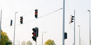 Folytatódik a pécsi jelzőlámpák felújítása a csomópontokban Folytatódik a pécsi jelzőlámpák felújítása a csomópontokban