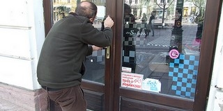 Zárszakértővel jöttek a pécsi Sufni üzemeltetői, az ő segítségével jutottak be a szórakozóhelyre Zárszakértővel jöttek a pécsi Sufni üzemeltetői, az ő segítségével jutottak be a szórakozóhelyre