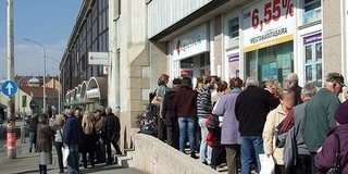 Pécsett a kormányablakban is benyújthatják kárigényüket a Quaestor-ügy kárvallottjai Pécsett a kormányablakban is benyújthatják kárigényüket a Quaestor-ügy kárvallottjai