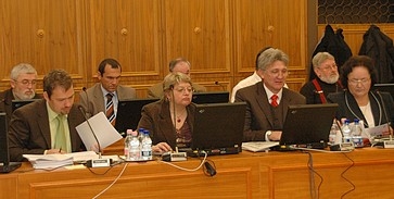 Van pécsi képviselő, aki havi 300 ezer felett visz haza Van pécsi képviselő, aki havi 300 ezer felett visz haza