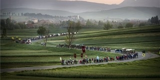 Százezrek gyűltek össze a csíksomlyói nyeregben