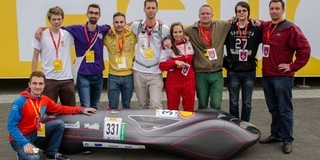 A pécsi diákok járművével egy liter benzin árából Lisszabonig autózhatnánk Pécsről