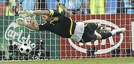 Casillas spanyol nemzeti hős lett Casillas spanyol nemzeti hős lett