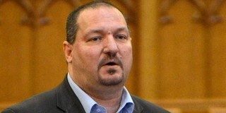 Feljelentést tesz a Fidesz a plakátrongálások miatt Feljelentést tesz a Fidesz a plakátrongálások miatt