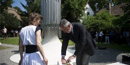 Orgonaművek csendülnek fel a felavatott Angster-emlékműből Orgonaművek csendülnek fel a felavatott Angster-emlékműből