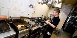Ezerkétszáznál is több üres álláshely várja a dolgozni akarókat Pécsett - van, hogy hiába Ezerkétszáznál is több üres álláshely várja a dolgozni akarókat Pécsett - van, hogy hiába